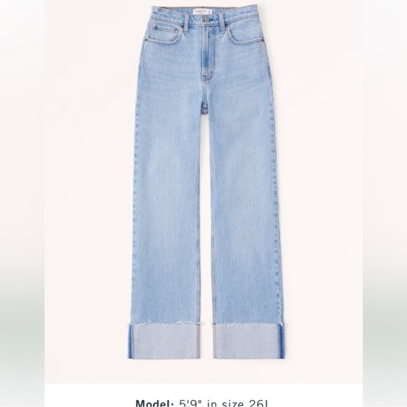 NWOT A&F High Rise 90s Relaxed Jean Size 27/ 4 Short - Picture 3 of 5